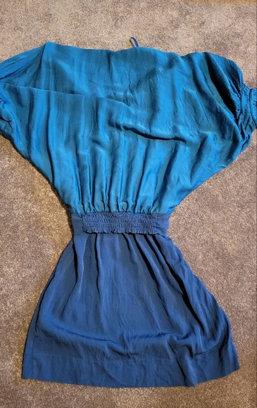 Silk v scoop neck two toned color block dolman dress - Picture 2 of 2